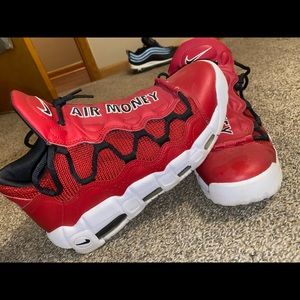 Nike Uptempos Size 8.5 9/10 Condition